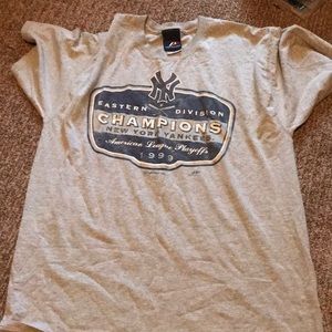 New York Yankees T shirt
